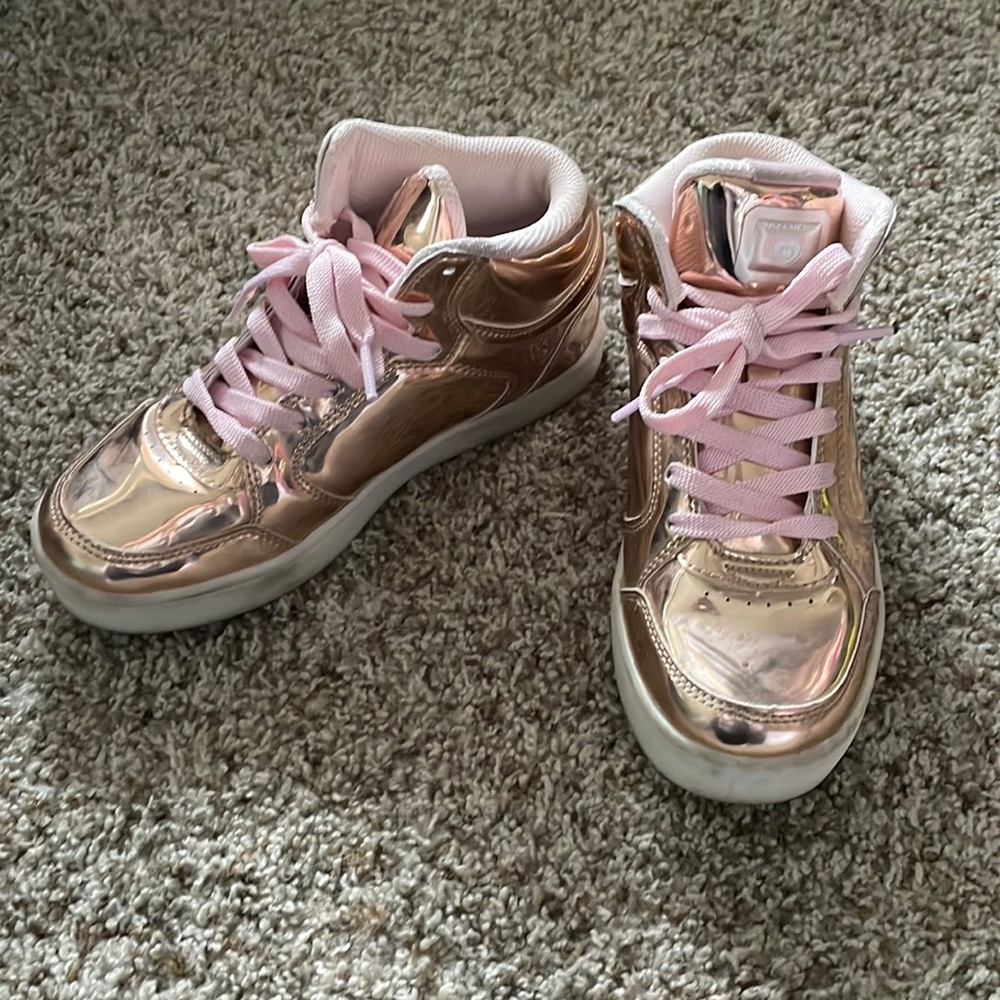 SKECHERS light up sneakers